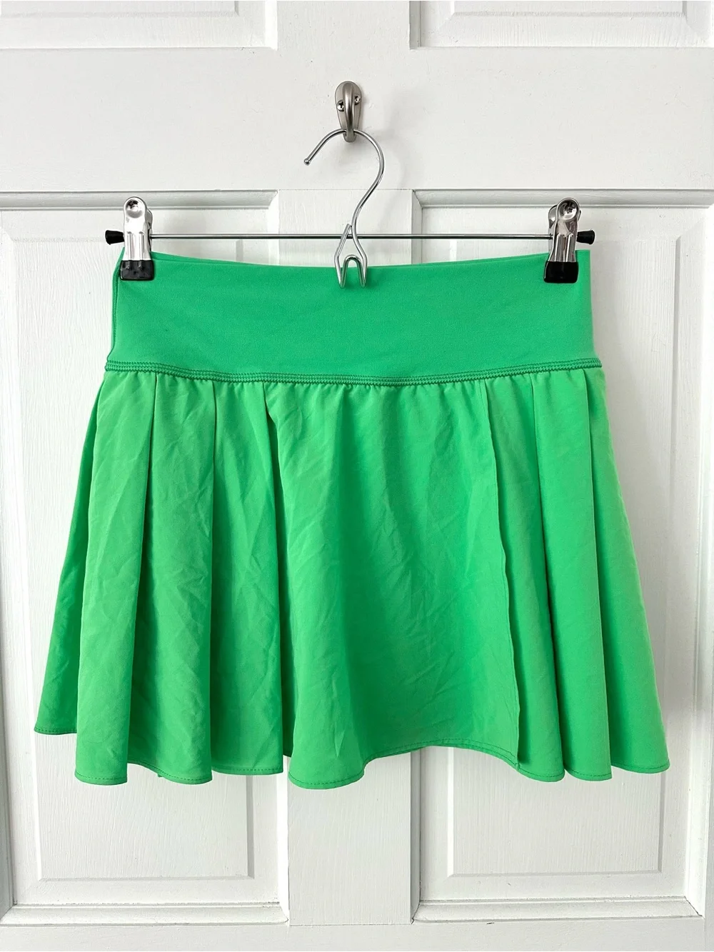 Offline by Aerie Bright Green Pleated Tennis Skort Game Set Match Graphic Size M
